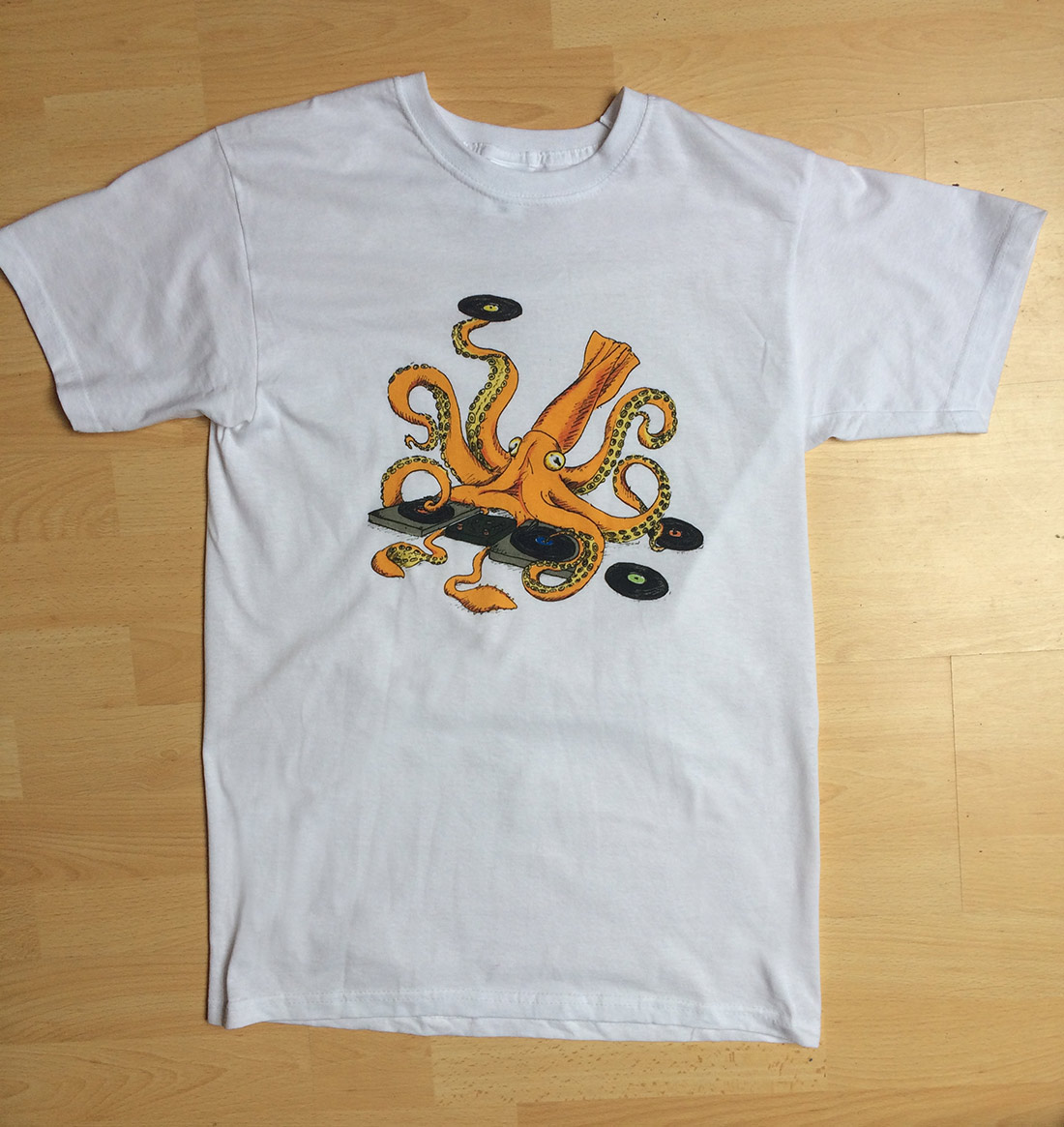 Squid DJ t-shirt - Sven Shaw illustration and hand lettering